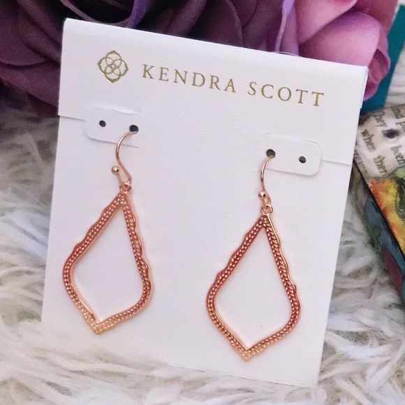 KENDRA SCOTT • Rose Gold Sophia Earrings - Picture 4 of 4